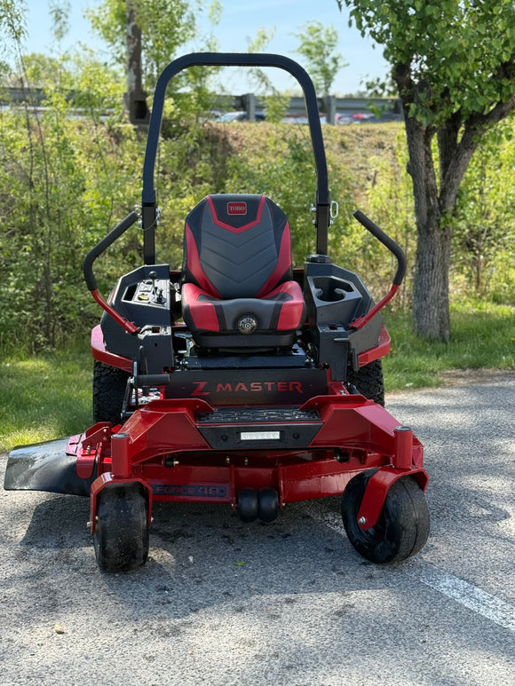 Toro 2000 Series 48 in. Zero Turn Mower (122 cm) 24.5 hp 708 cc (77281)
