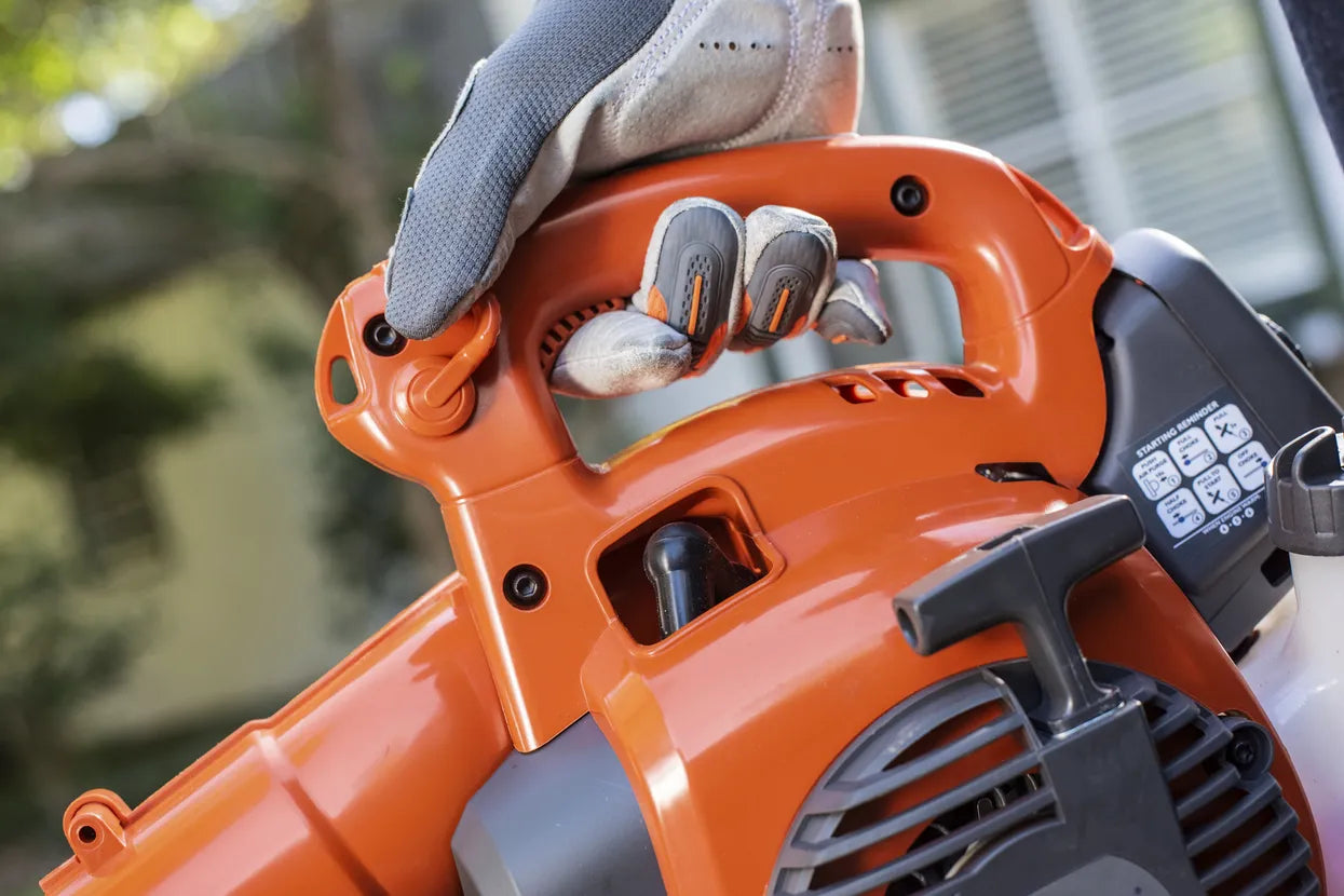 Husqvarna 125B Leaf Blower