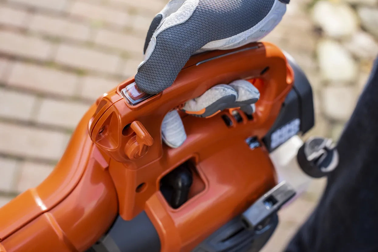 Husqvarna 125B Leaf Blower